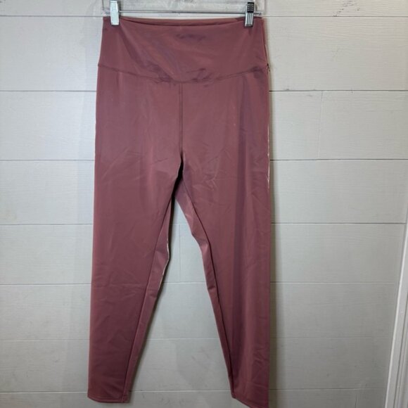 Victoria's Secret VSX Elevate™ Liquid Shine Stretch-Comfort Set - Picture 7 of 12